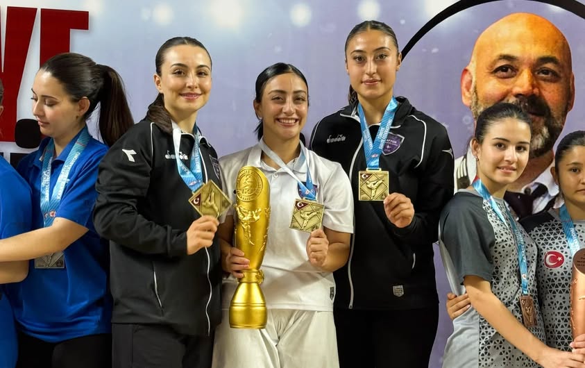 Afyon Belediyesi Karate Takımı Premier Ligi'nde Şampiyonluk Elde Etti