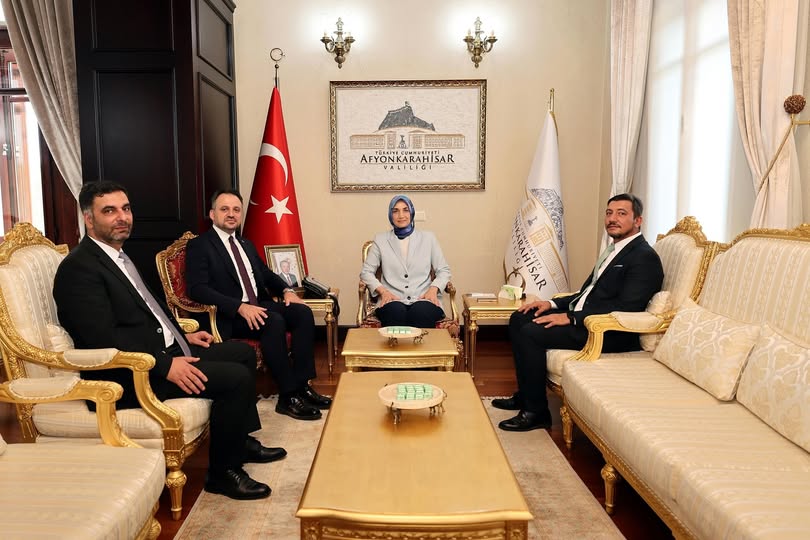 Afyon Valisi Yiğitbaşı, Gençlik ve Spor Yetkilileriyle Bir Araya Geldi