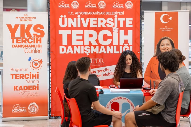 Afyon Belediyesi, Üniversite Tercihi Desteğiyle Öğrencilere El Uzatıyor