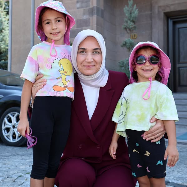 Afyon Valisi Yiğitbaşı, Çocuklarla Bir Araya Geldi