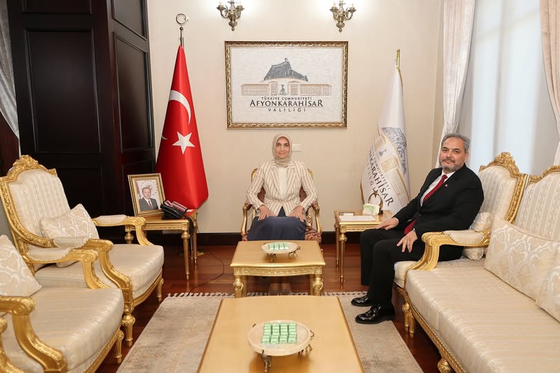 Afyon Valisi, Sağlık Bilimleri Üniversitesi Rektör Yardımcısını Kabul Etti