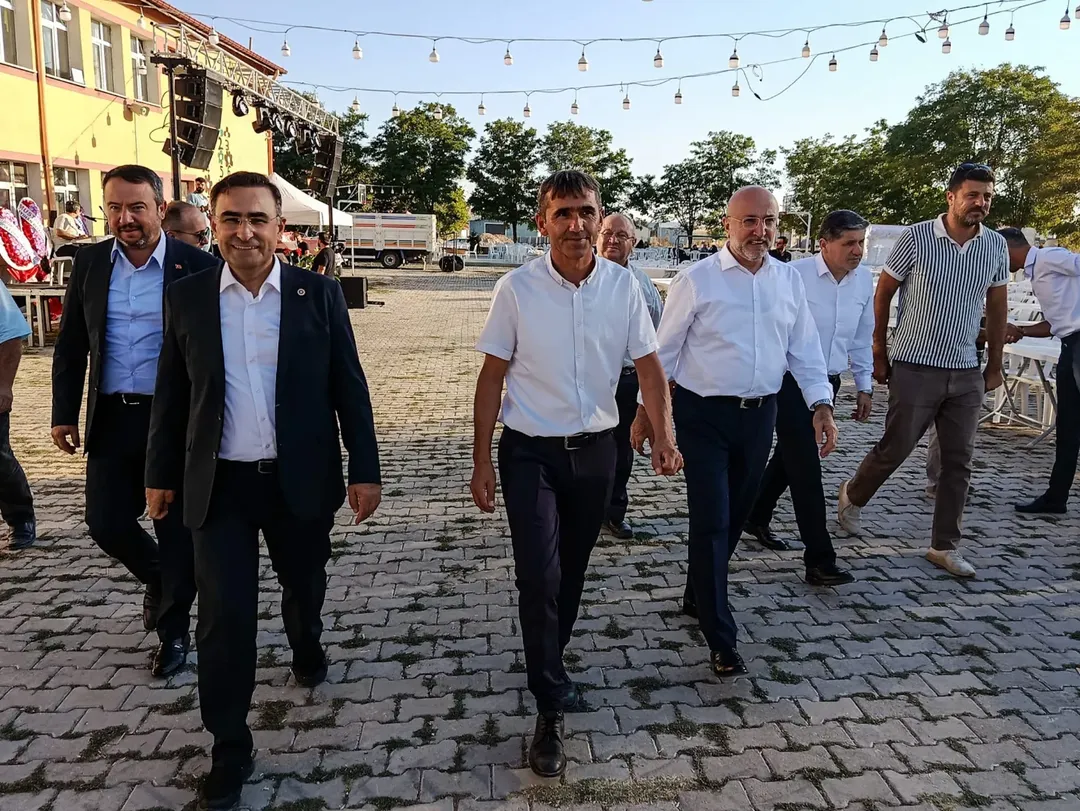 Afyonkarahisar'da Düğün Coşkusu: AK Parti Delegasyonu Katıldı