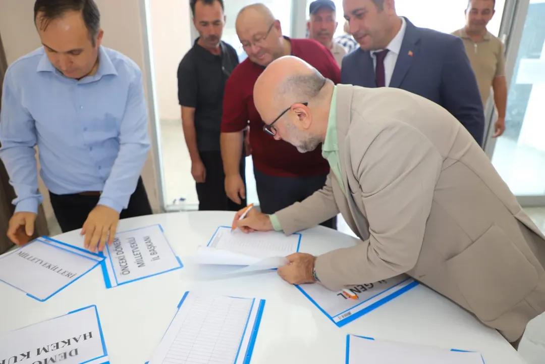 AK Parti Afyonkarahisar'da Danışma Meclisi Toplantısı: Teşkilat Birlik İçinde Yol Haritası Çıkarıyor