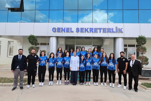 Afyon Gençlik ve Spor Kulübü 'Bizim Gızlar' Valimizi Ziyaret Etti