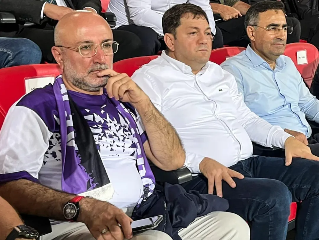 Afyonspor'a Destek Ziyareti: AK Parti Afyonkarahisar İl Başkanlığı Tribünlerde