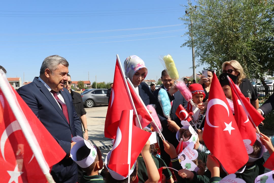 Afyonkarahisar'da İlköğretim Haftası Coşkuyla Kutlandı