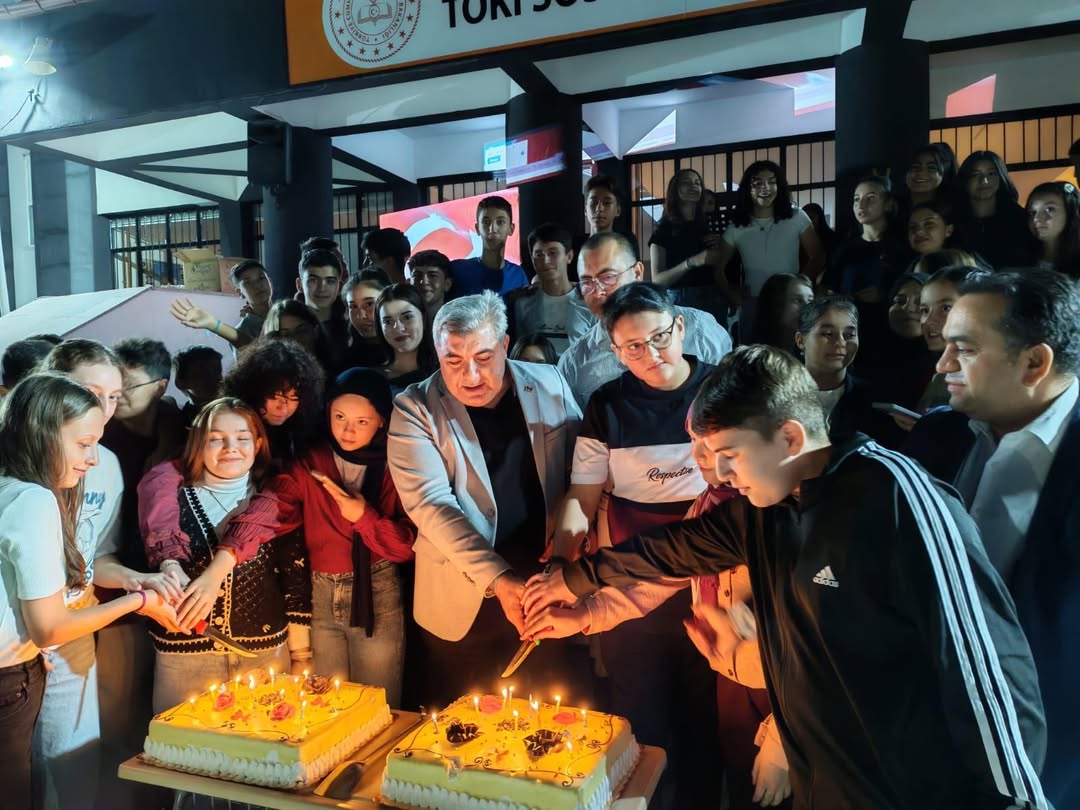 Afyonkarahisar'da Pansiyon Öğrencilerine Hoş Geldiniz Sürprizi