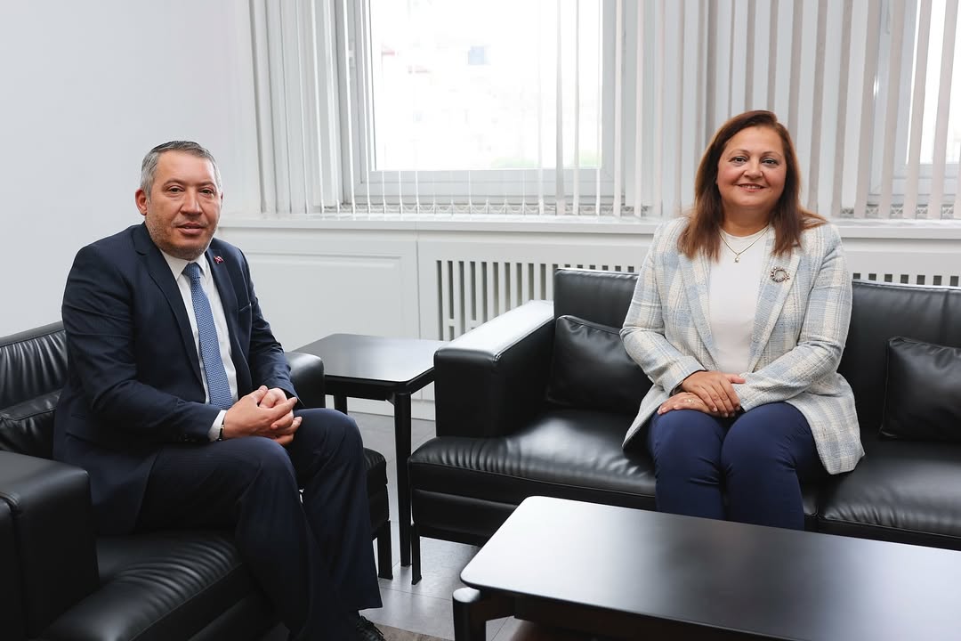 Dinar Belediye Başkanı Topçu, Ticaret ve Sanayi Odası ile Ziraat Odası ile Görüşme Gerçekleştirdi
