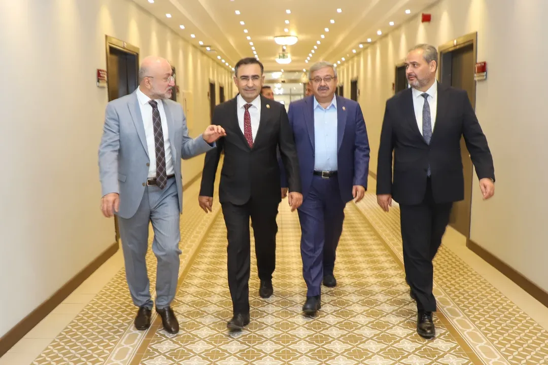 AK Parti Afyonkarahisar Heyeti, Yeni Rektöre Hayırlı Olsun Ziyareti Gerçekleştirdi