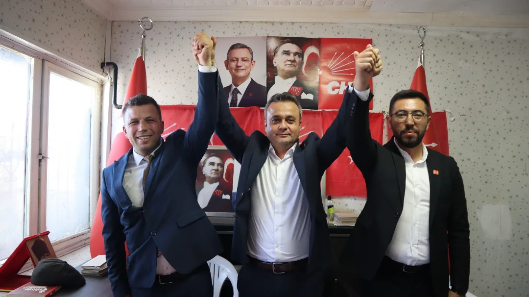 Afyonkarahisar'da CHP İlçe Kongresi Tamamlandı: Emrullah Çevik İl Başkanı Seçildi