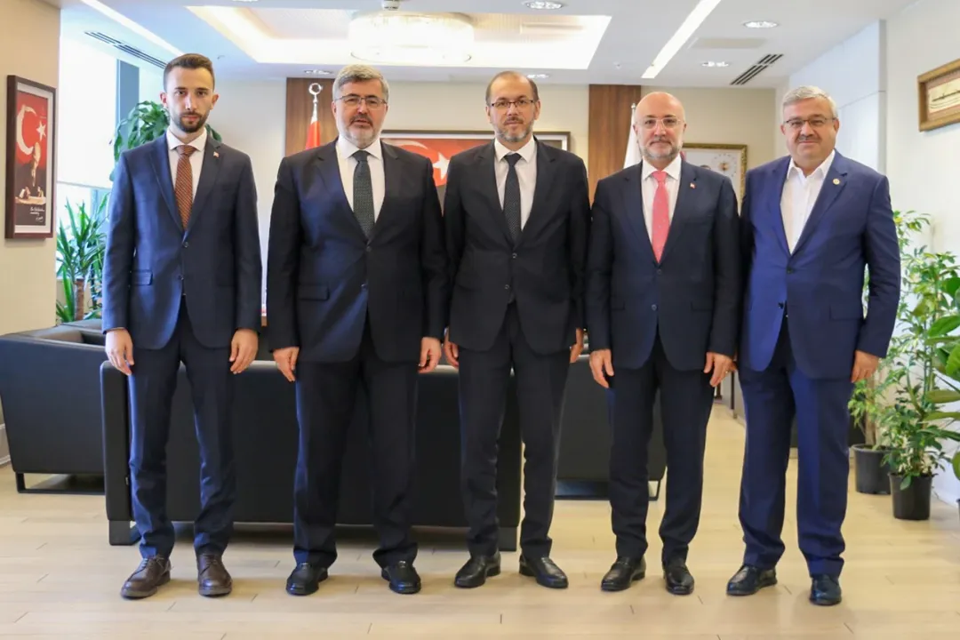 AK Parti Afyonkarahisar İl Başkanlığı, Sağlık Bakan Yardımcısı Okumuş'u Ziyaret Etti
