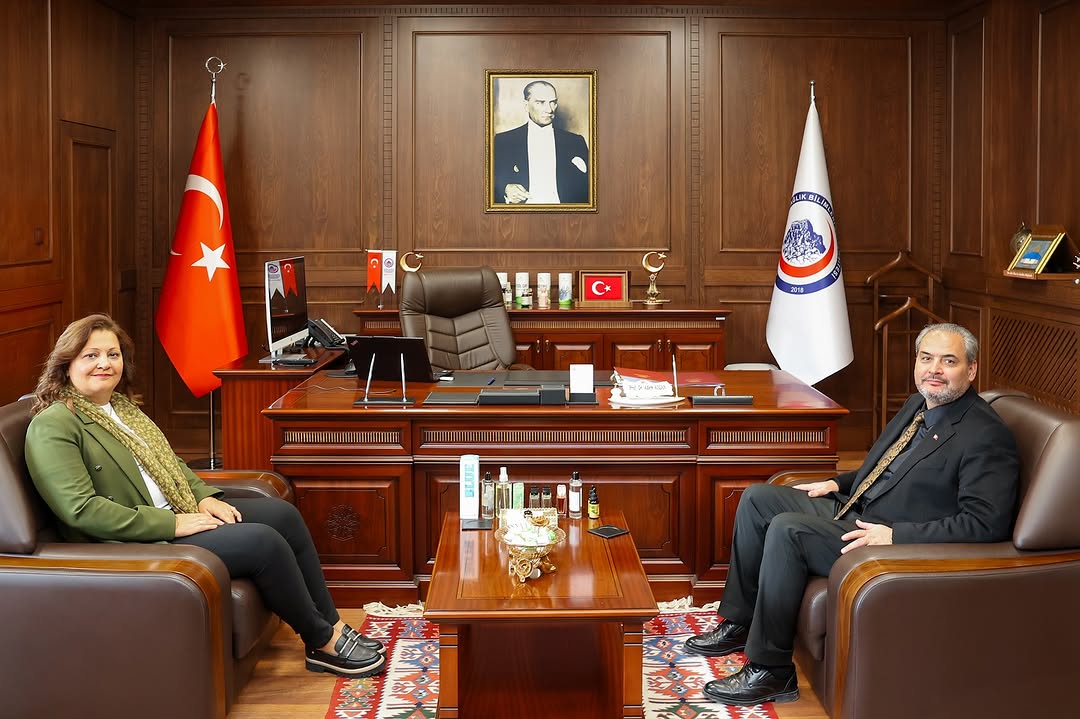 Burcu Köksal, Afyonkarahisar Sağlık Bilimleri Üniversitesi Rektörü'nü Ziyaret Etti