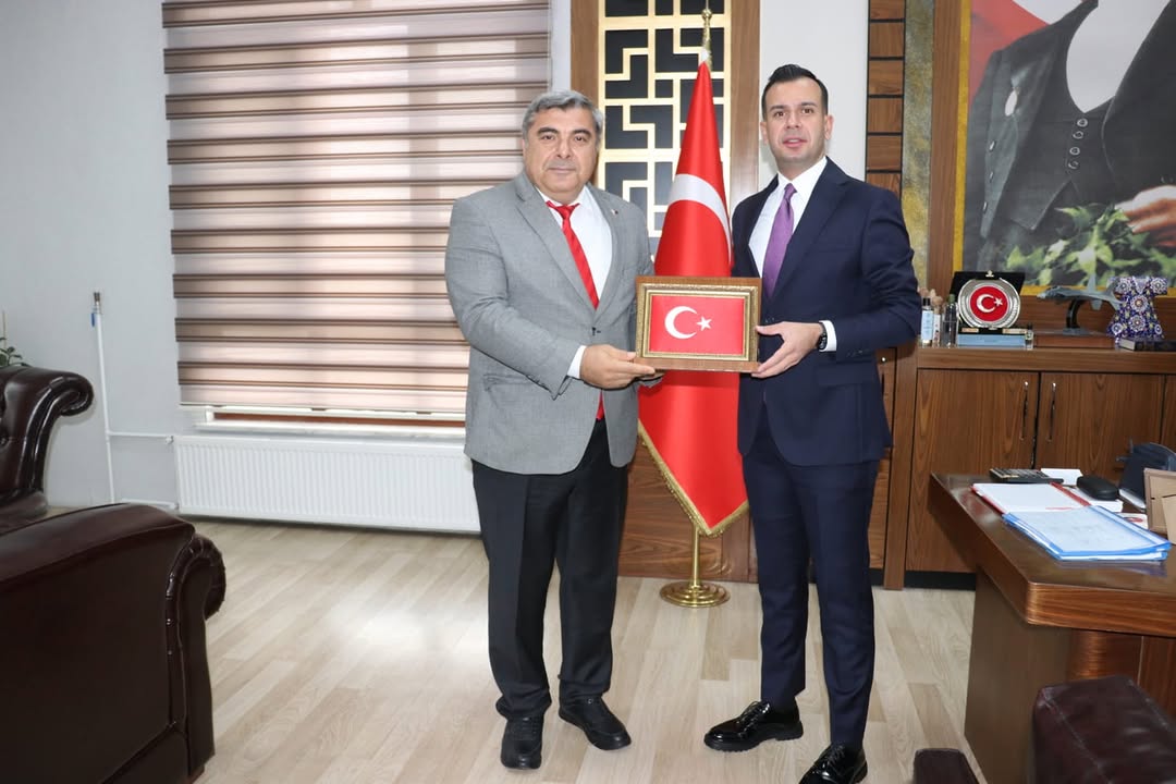 Afyonkarahisar İl Milli Eğitim Müdürü Miraç Sünnetci, Sinanpaşa Kaymakamı Emrah Aslan'ı Ziyaret Etti