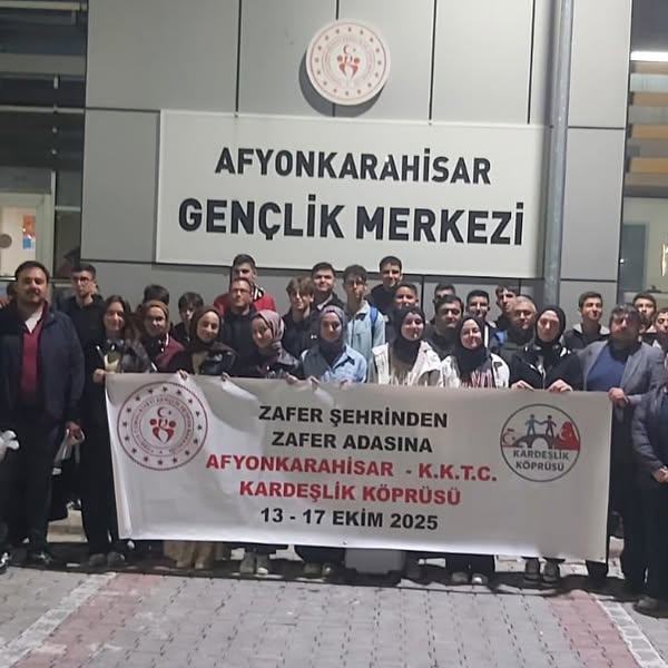 Afyonkarahisar ve KKTC'li Gençler Zafer Adası'nda Kardeşlik Köprüsü Kurdu