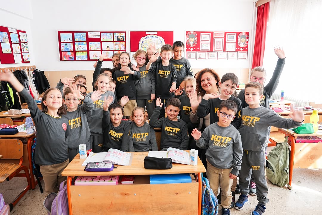 Burcu Köksal, Kocatepe İlkokulu'nda Öğrencilerle Buluştu