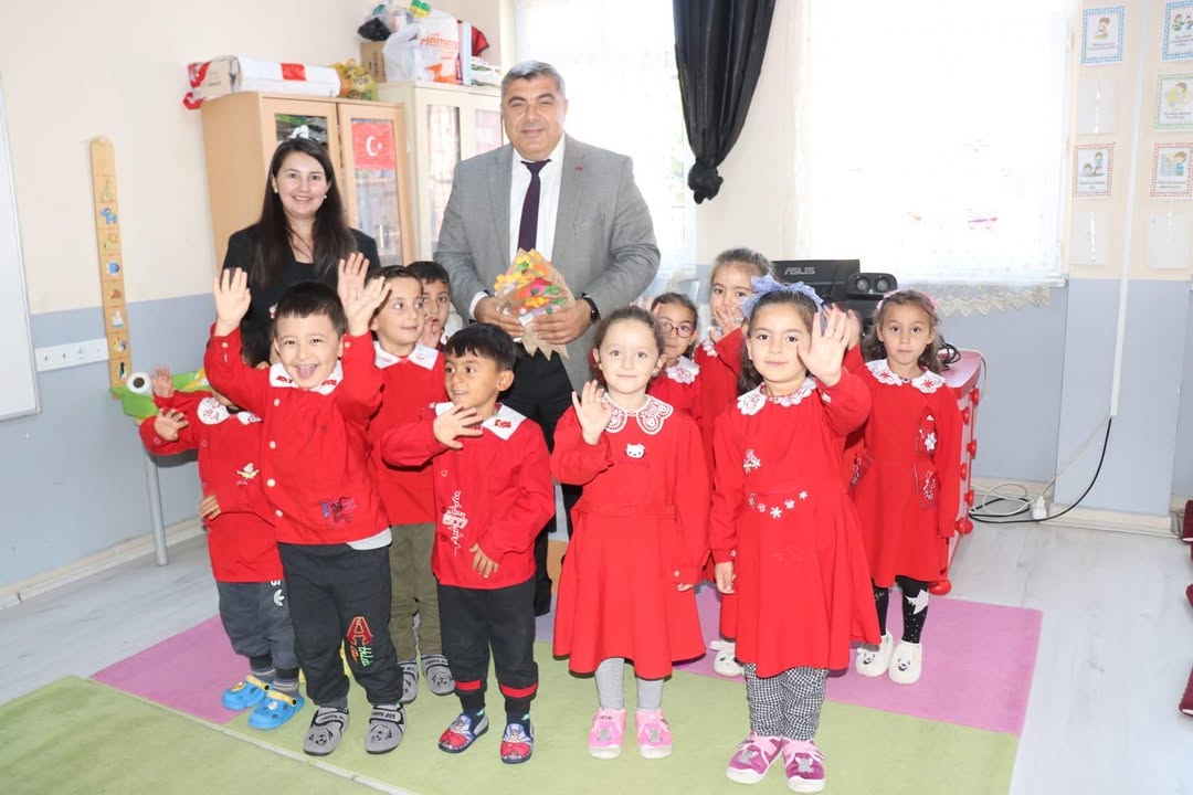 Afyonkarahisar'da Okul Ziyareti: "Her Okul Bir Yuva, Her Öğrenci Bir İmza"