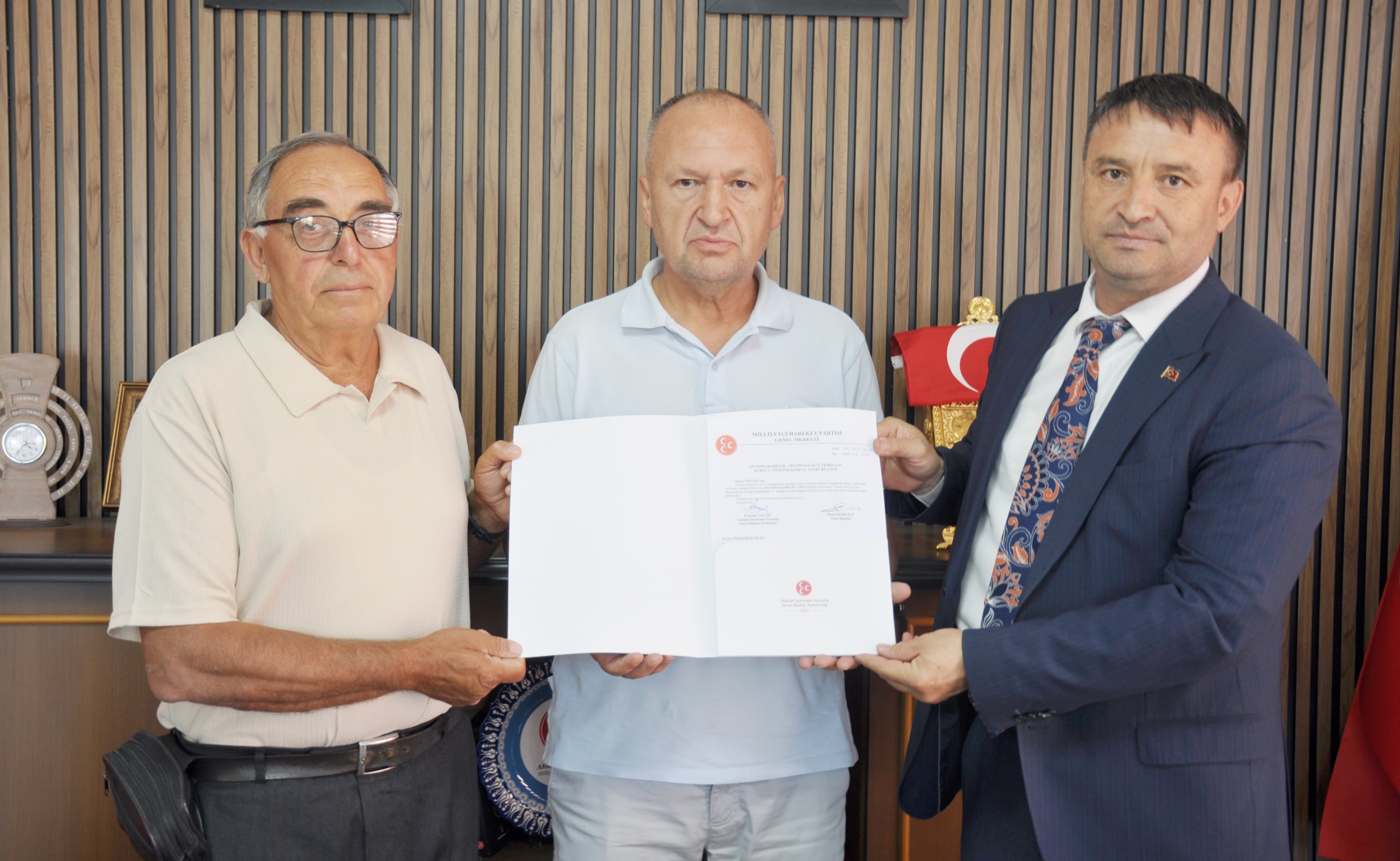 MHP Afyon’da 3 ilçe başkanlıklarında bayrak değişimi!