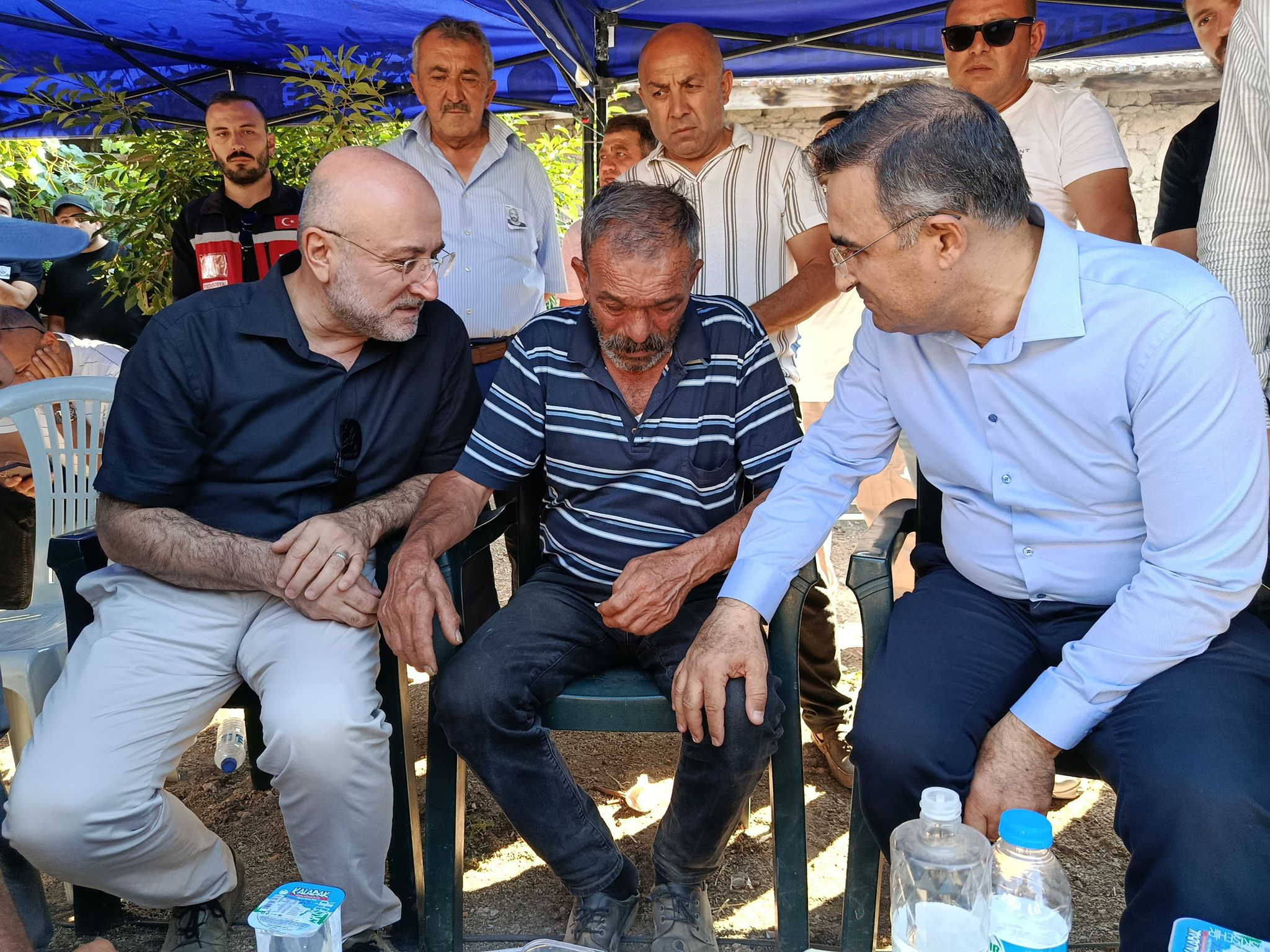 AK Parti Afyon Heyeti acılı aileleri yalnız bırakmadı!